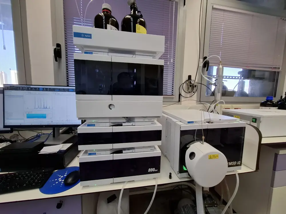 Analytical HPLC DAD MS